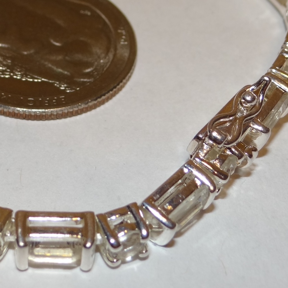 White Topaz 7 1/2" In-Line Tennis Bracelet - Picture 7 of 8